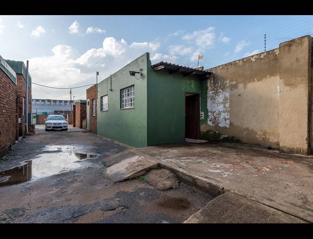 425M² FACTORY SOLD IN ROODEKOP